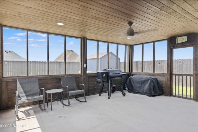 310 Harvest Ln, Abbeville, LA 70510 - sunroom featuring a ceiling fan