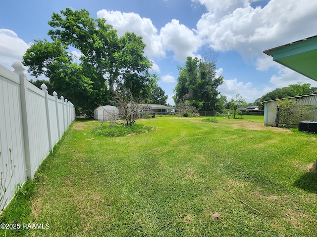 2115 Vige St, Opelousas, LA 70570 - view of yard