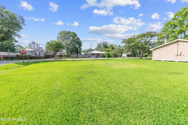 708 Park Ave, Breaux Bridge, LA 70517 - view of yard