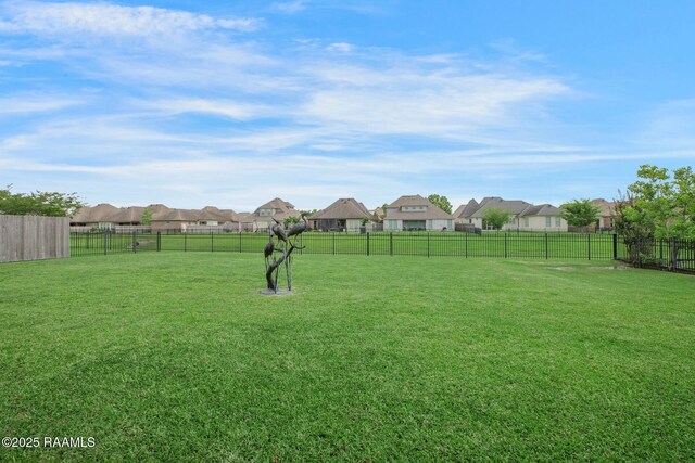 121 Snapping Ln, Broussard, LA 70518 - view of yard featuring a residential view