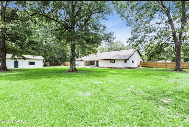 381 Rue Dauphine, Eunice, LA 70535 - view of yard