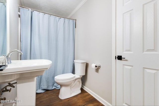 381 Rue Dauphine, Eunice, LA 70535 - full bath featuring crown molding and wood finished floors