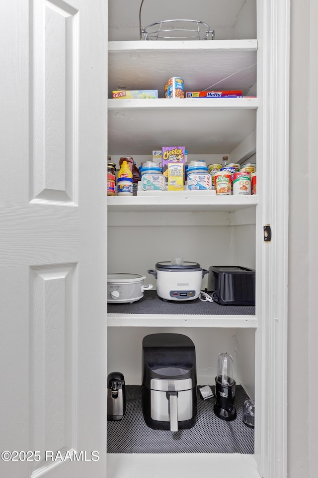 809 Dartez Dr, New Iberia, LA 70563 - view of pantry