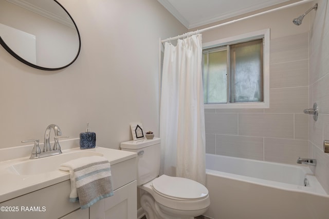 109 Guadalajara St, New Iberia, LA 70563 - full bath featuring crown molding, vanity, and shower / bath combo with shower curtain