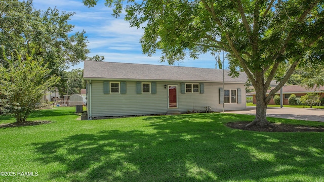 101 Sherry St, Baldwin, LA 70514 - ranch-style house featuring entry steps and a front yard