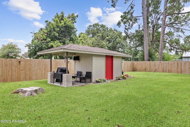 522 Caroline St, New Iberia, LA 70560 - fenced backyard featuring a patio