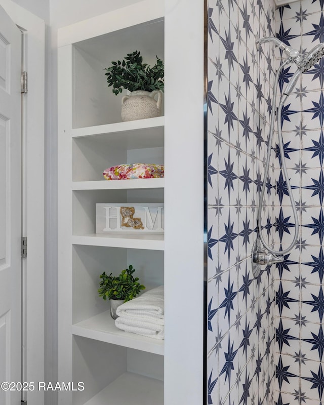 610 Ashton St, New Iberia, LA 70563 - view of closet