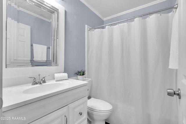 177 Radcliffe Dr, Lafayette, LA 70501 - full bath with vanity, crown molding, and a shower with shower curtain