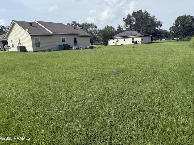 1108 Poydras Pl, Breaux Bridge, LA 70517 - view of grassy yard
