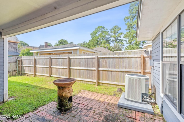 15 Courtyard Cir, Lafayette, LA 70508 - fenced backyard featuring a patio area