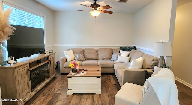 106 Paris St, Lafayette, LA 70506 - living area featuring wood finished floors and a ceiling fan