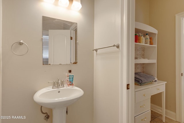 742 Hummingbird Ln, New Iberia, LA 70563 - bathroom featuring tile patterned floors