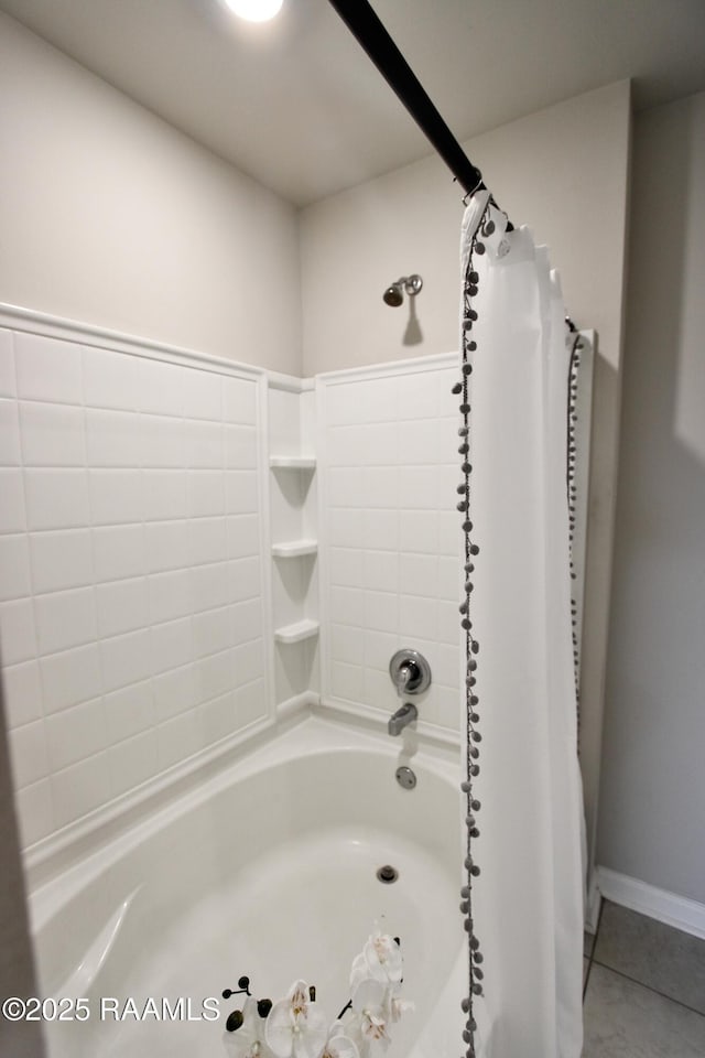 205 Acadian Lake Dr, Duson, LA 70529 - full bath featuring shower / bath combo and tile patterned flooring
