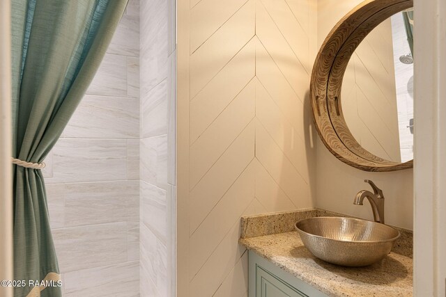 301 Gleneagles Cir, Broussard, LA 70518 - bathroom featuring vanity