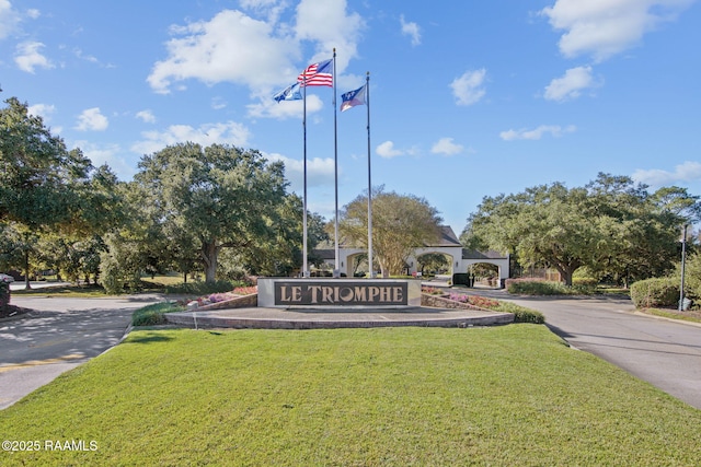301 Gleneagles Cir, Broussard, LA 70518 - community sign featuring a lawn