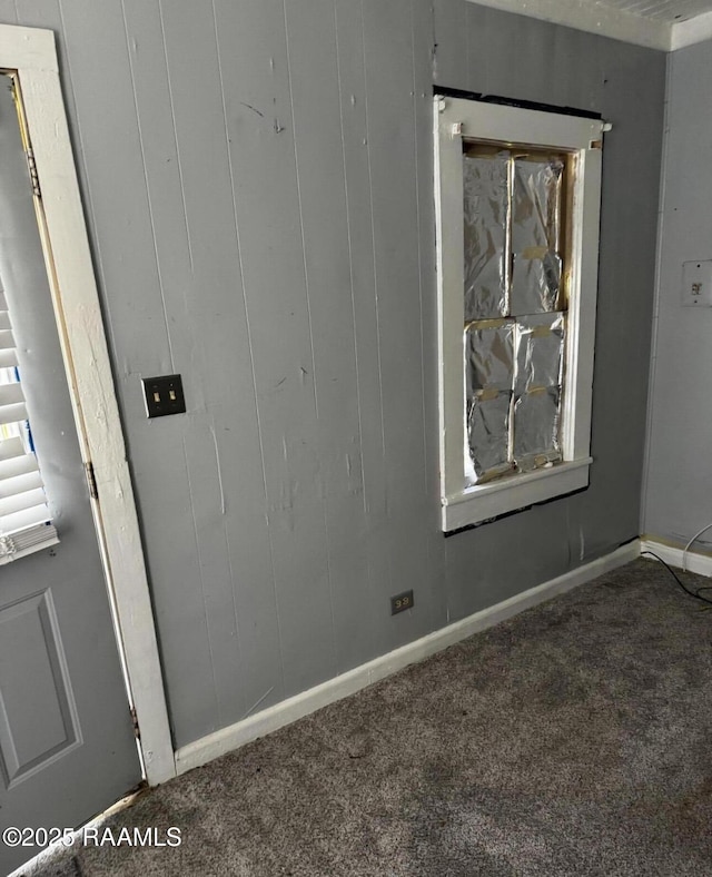 623 Malain St, New Iberia, LA 70560 - carpeted empty room with baseboards