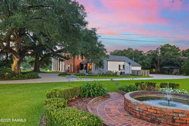 6302 Old Jeanerette Rd, New Iberia, LA 70563 - view of front facade featuring a lawn
