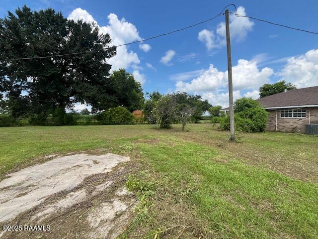 4702 Daspit Rd, New Iberia, LA 70563 - view of grassy yard