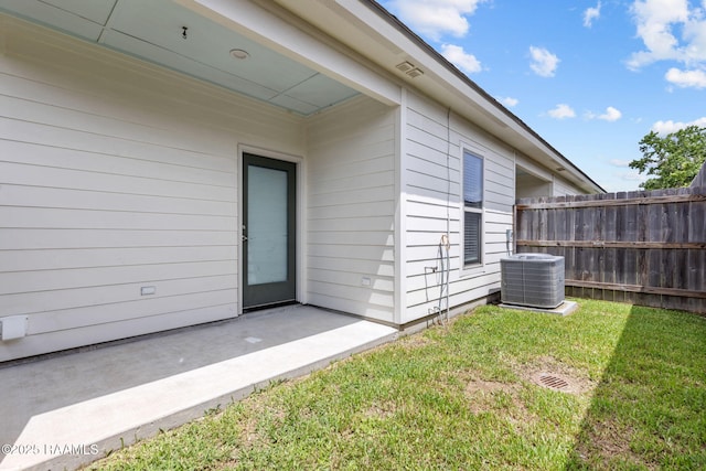 118 Rue Argenteuil, Lafayette, LA 70506 - entrance to property with a patio area