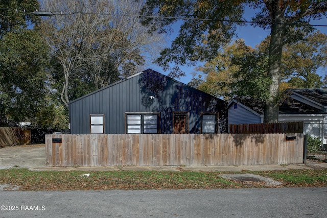807/809 E Vermilion St, Abbeville, LA 70510 - view of home's exterior featuring board and batten siding