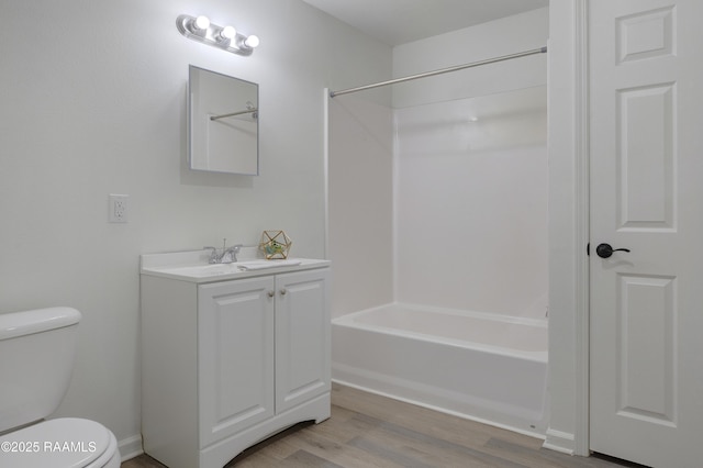 1005 W End Dr, New Iberia, LA 70560 - bathroom with vanity, wood finished floors, and shower / washtub combination