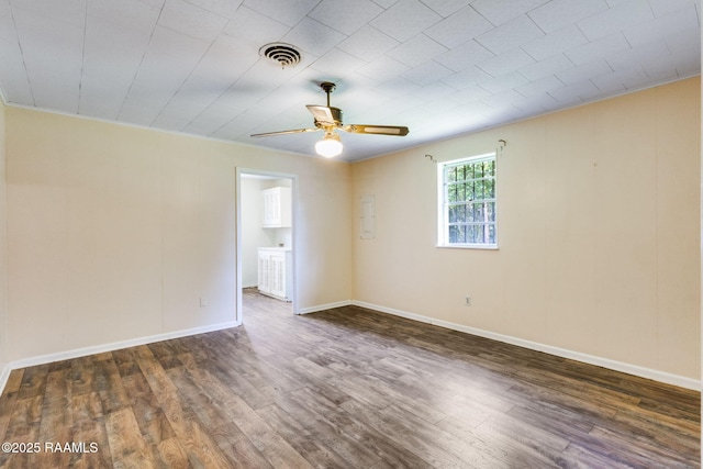 208 W Church St, Opelousas, LA 70570 - empty room featuring wood finished floors and a ceiling fan