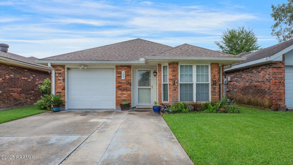 105 Doubloon Dr, Lafayette, LA 70508 - photo 1