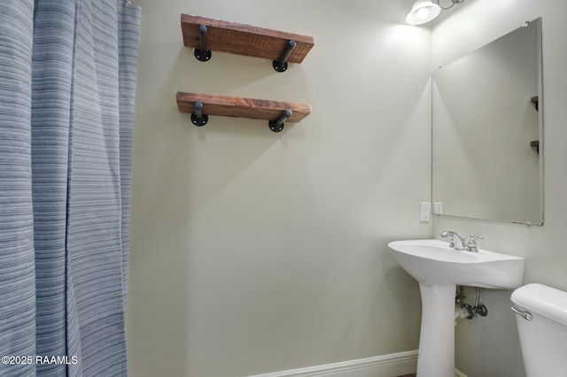 810 Fenetre Rd, Scott, LA 70583 - full bathroom featuring toilet and a shower with curtain