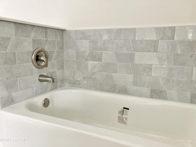 311 Fernway Ln, Duson, LA 70529 - full bath with a tub