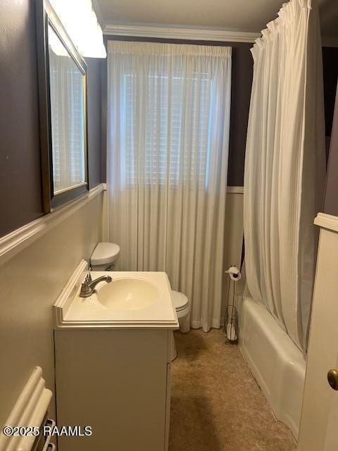 526 E Main St, New Iberia, LA 70560 - full bathroom featuring vanity, shower / tub combo with curtain, ornamental molding, and plenty of natural light