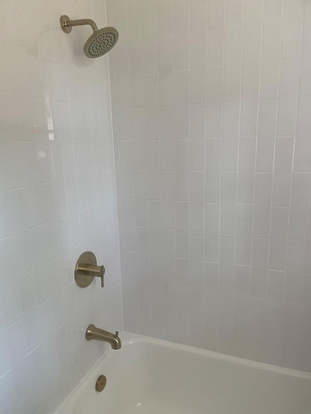 1202 Tallahassee Hwy, Bainbridge, GA 39819 - full bath featuring shower / bathtub combination