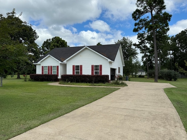 view of front of house with a front yard