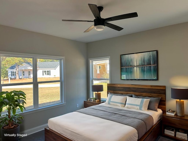 bedroom with ceiling fan