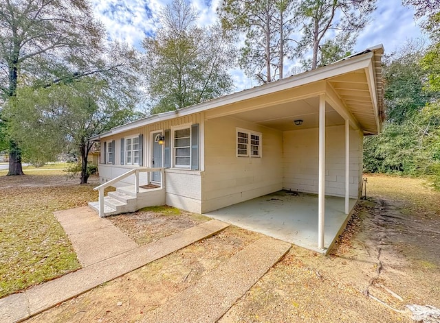 view of front of property