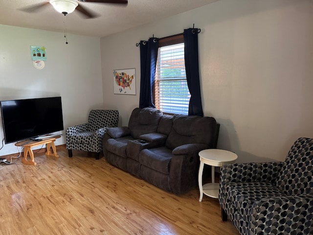 145 Robin Ln, Bainbridge, GA 39819 - living area with light wood-style floors and a ceiling fan