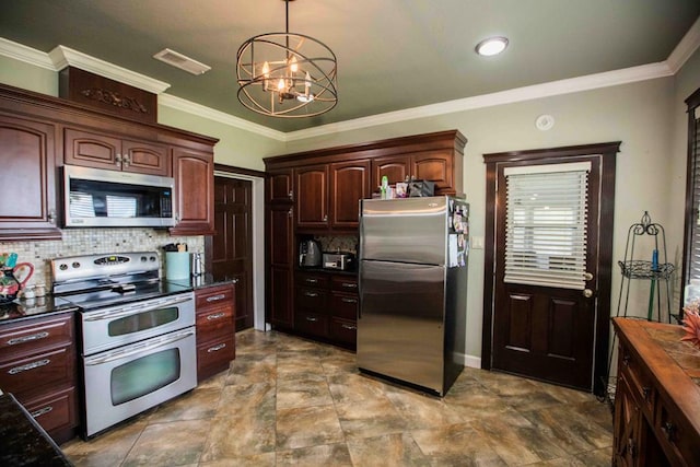 kitchen with stainless steel appliances, an inviting chandelier, backsplash, decorative light fixtures, and ornamental molding