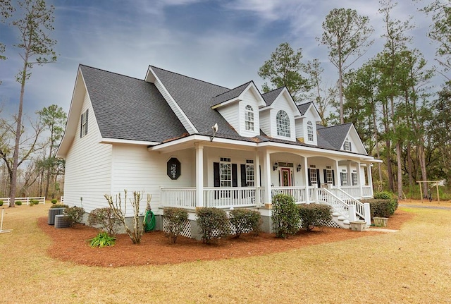 farmhouse featuring covered porch