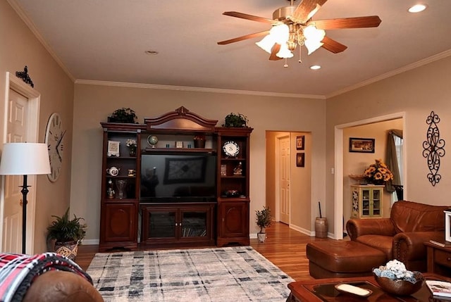 2497 Vada Rd, Bainbridge, GA 39817 - living room featuring light wood finished floors, baseboards, ceiling fan, crown molding, and recessed lighting