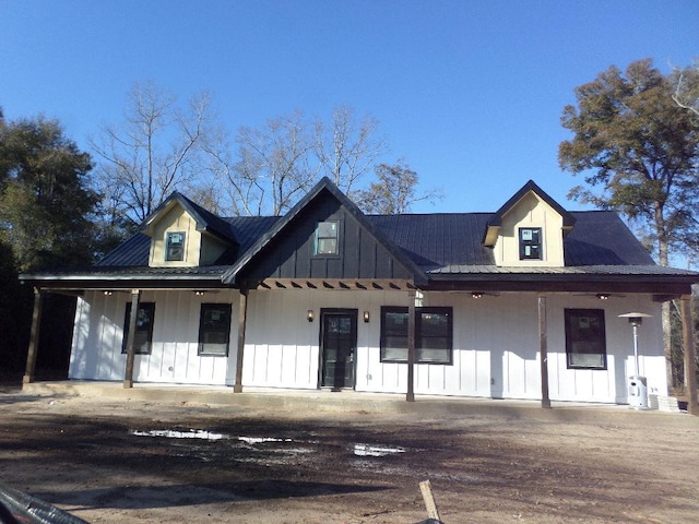 view of front of house with a porch