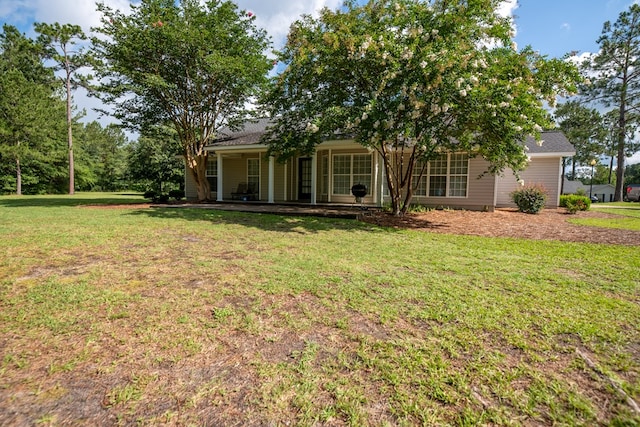 186 Turtle Pond Rd, Bainbridge, GA 39817 - view of front facade with covered porch and a front lawn