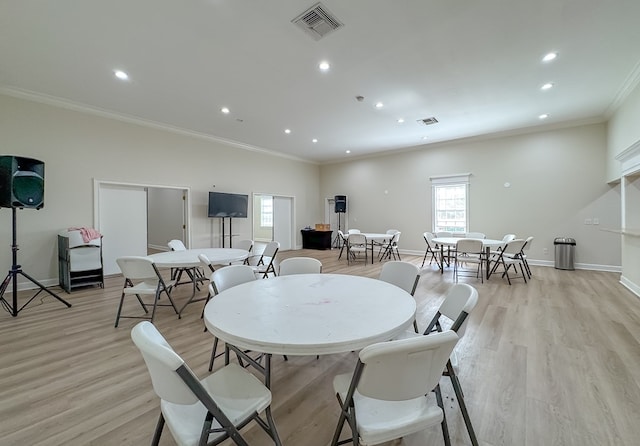 1101 Faceville Hwy, Bainbridge, GA 39819 - dining room featuring crown molding, light wood-style flooring, recessed lighting, and baseboards