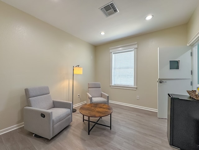 1101 Faceville Hwy, Bainbridge, GA 39819 - living area with light wood-style floors, baseboards, and recessed lighting