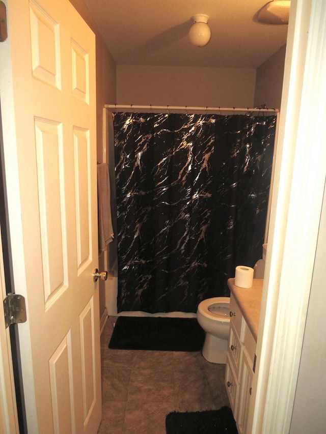 1001 Bluffton Dr, Bainbridge, GA 39817 - full bath featuring vanity, a shower with curtain, and tile patterned flooring