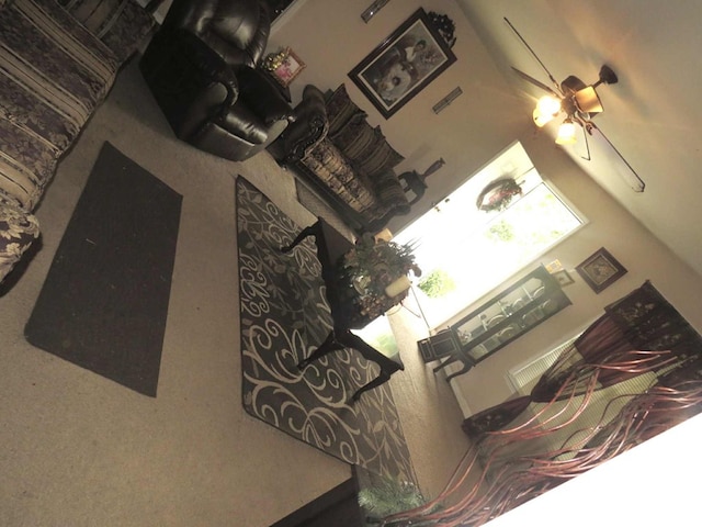 1001 Bluffton Dr, Bainbridge, GA 39817 - living area with ceiling fan