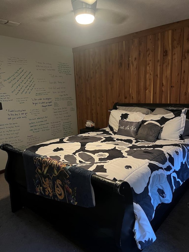 bedroom featuring a ceiling fan