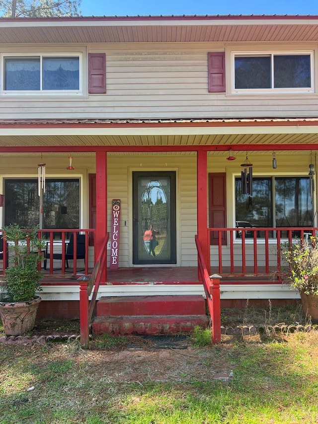 view of front facade with covered porch