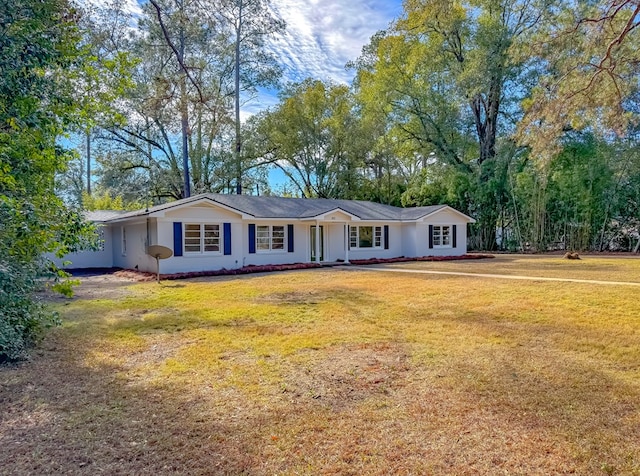 ranch-style house with a front yard