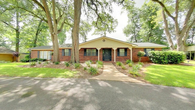 1402 Pineland Dr, Bainbridge, GA 39819 - photo 1