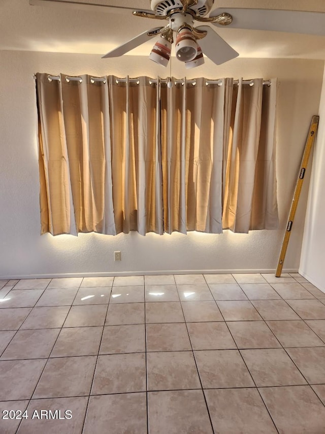 3853 W Calle Lejos, Glendale, AZ 85310 - interior space with ceiling fan
