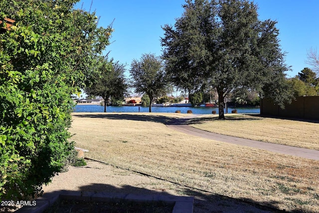 view of yard featuring a water view